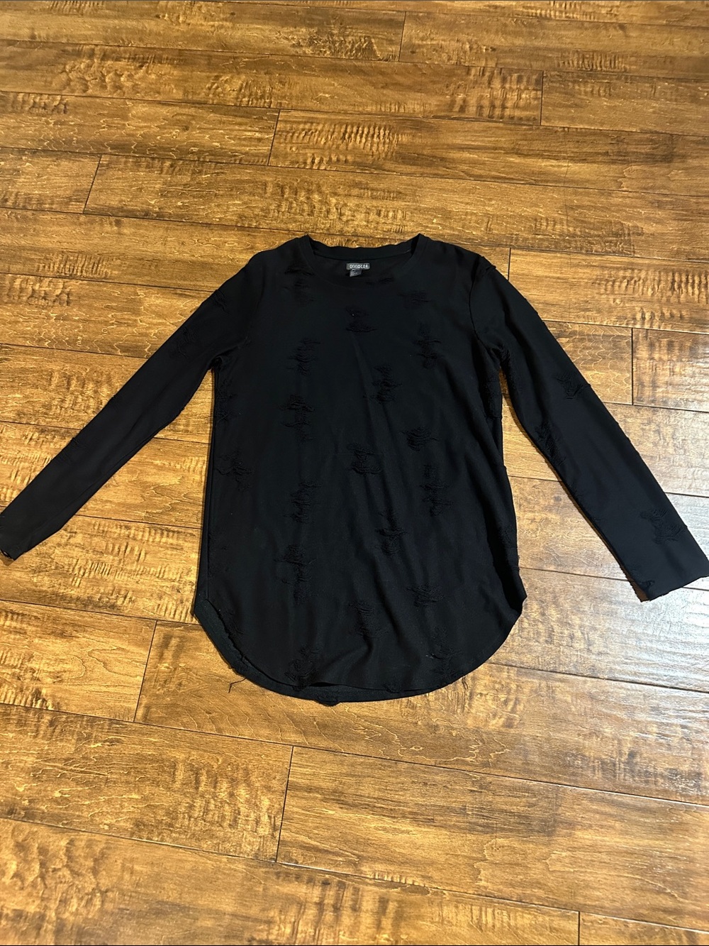 Women’s Black Long-Sleeve Distressed Crewneck T shirt dress